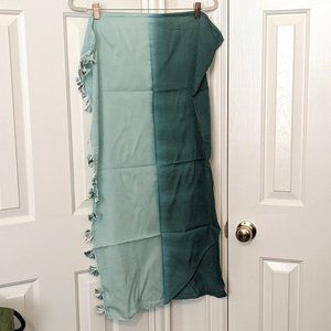 NWT Cotton two-toned blue infinity scarf